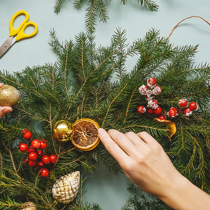 live christmas wreath